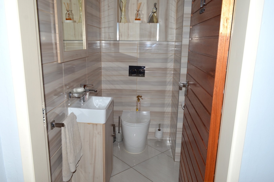 4 Bedroom Property for Sale in Doringkruin North West